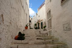 33 Ostuni